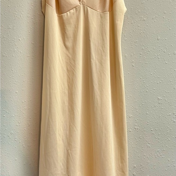 vintage Vanity Fair ivory slip dress (size 32 TT) - Picture 4 of 8